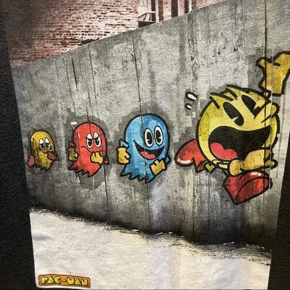 AU: Pacman Ghost Chase Graffiti Wall Sz M Youth T-Shirt - Picture 4 of 7
